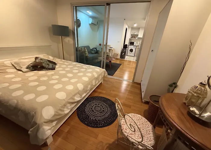 Your Cozy Away From Steps To Bts & Mall W Netflix Апартаменты